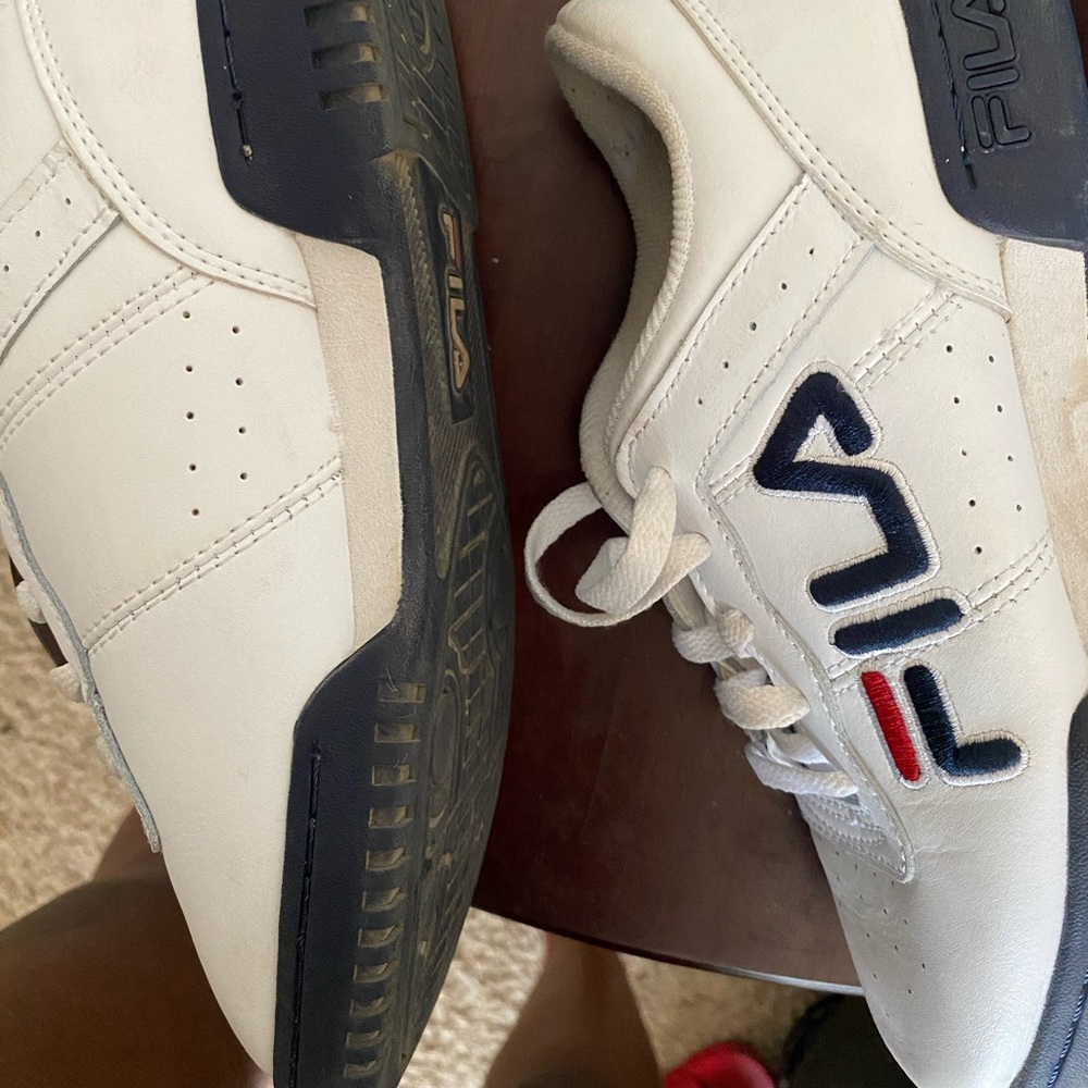 Fila - Picture 2 of 4